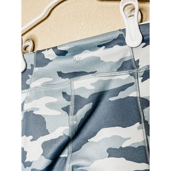 NWT! Athleta Girl High Rise Stash Your Treasures Tight in Camo Blue, Size 6 XS - Picture 4 of 6